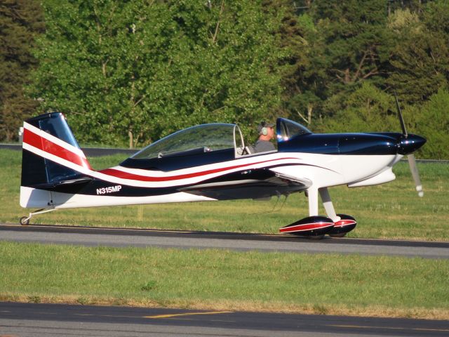 — — - Taxiing to runway 02 - 4/11/10