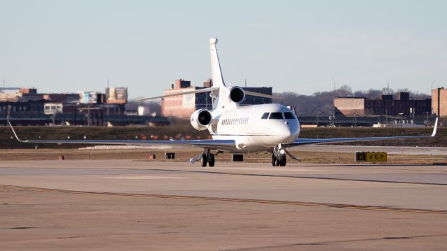 Dassault Falcon 7X (N621MM)