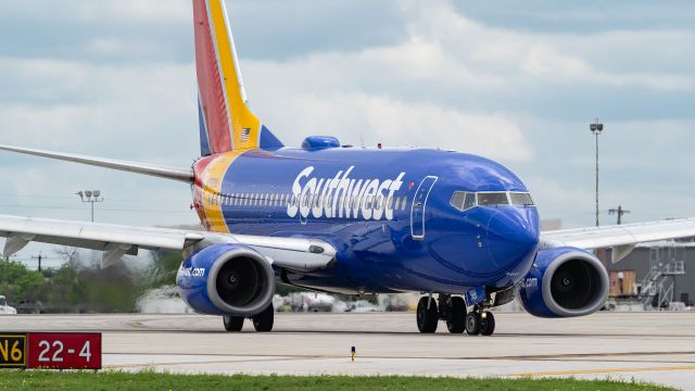 Boeing 737-700 (N7820L) - 4/7/19