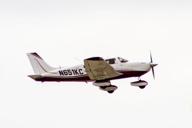 Piper Cherokee (N651KC)