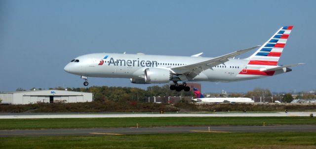 Airbus A319 (N819AN) - About to touch down is this 2017 American Airlines Boeing 787-8 Dreamliner in the Autumn of 2023.  EHAM - KPHL