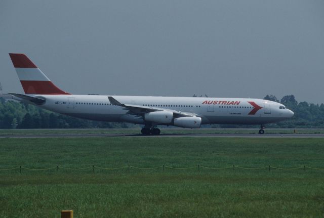 Airbus A340-200 (OE-LAH) - Departure at Narita Intl Airport Rwy16R on 1995/07/31