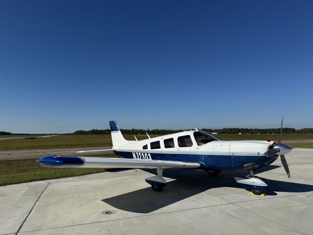 Piper Saratoga (N32303)