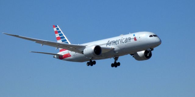 Boeing 787-8 (N803AL) - On final is this 2015 American Airlines 787-8 Dreamliner  in the Spring of 2021.