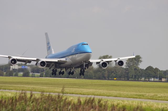 Boeing 747-400 (PH-BFV) - Landing Polderbaan: Terug van de reis AMS-JFK