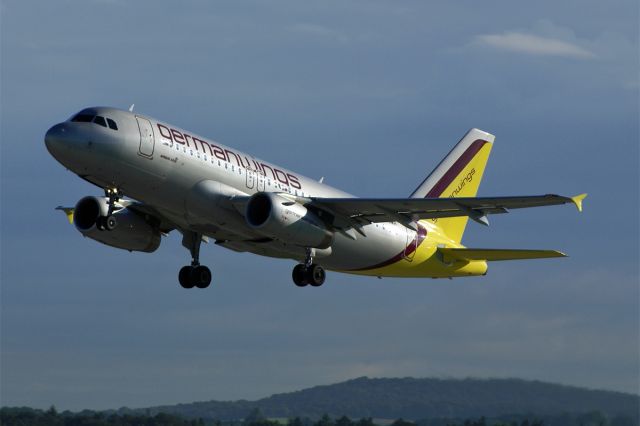 Airbus A319 (D-AGWH) - Airbus A319-132  Germanwings  EDDS Stuttgart Echterdingen Germany  26.August 2010