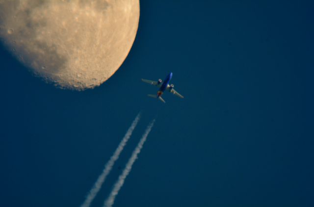 Boeing 737-700 (N7710A) - Southwest 4207 Philadelphia to Denver over Cleveland 36,000 ft.02-28-15