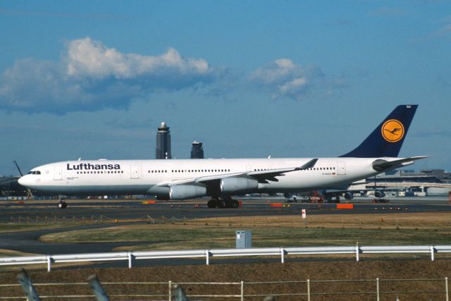 Airbus A340-300 (D-AIGO) - Departure at Narita Intl Airport Rwy34L on 2003/12/16