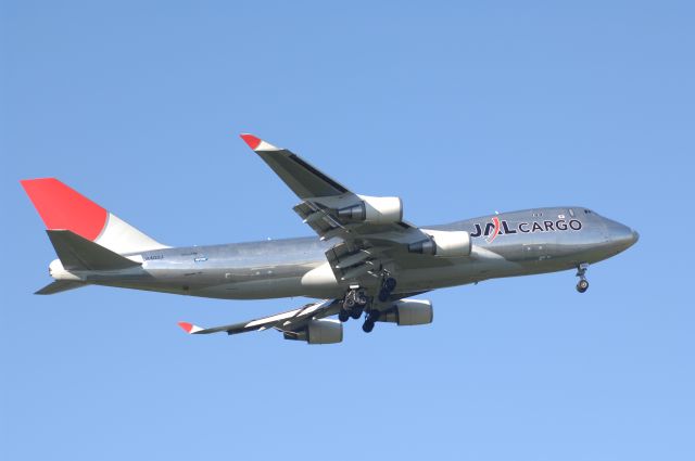 Boeing 747-400 (JA402J) - Final Approach to Narita Intl Airport R/W34L on 2006/10/9