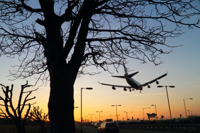 Boeing 747-200 — - Landing runway 027L at LHR.