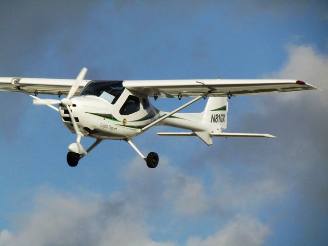 Experimental 100kts (N81GX) - Landing RWY 24