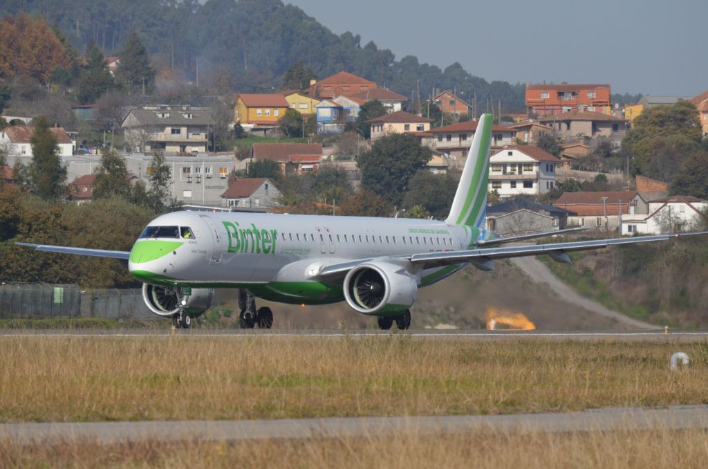 EMBRAER ERJ-190-400 (EC-NEZ) - EC-NEZ Going To TakeOff From LEVX To GCLP. 21-11-2021