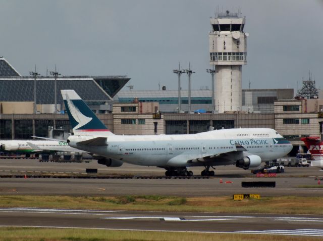 Boeing 747-400 (B-HKF)