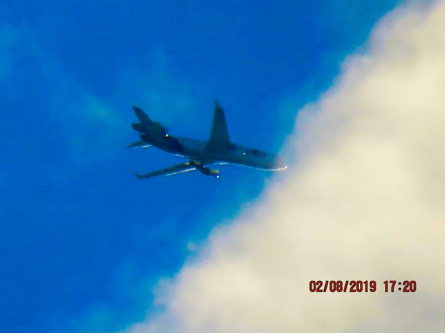 Boeing MD-11 (N576FE)