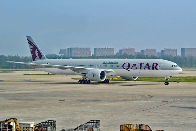 BOEING 777-300 (A7-BAV)