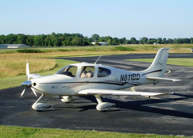 Cirrus SR-22 (N811BD)