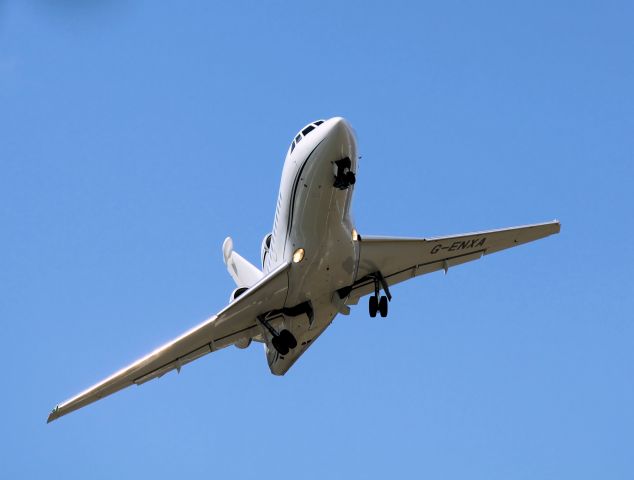 Dassault Falcon 900 (G-ENXA)