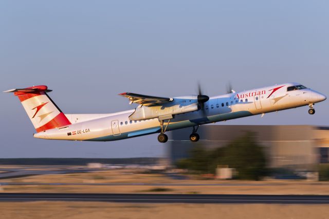 de Havilland Dash 8-400 (OE-LGA) - 8th July, 2018