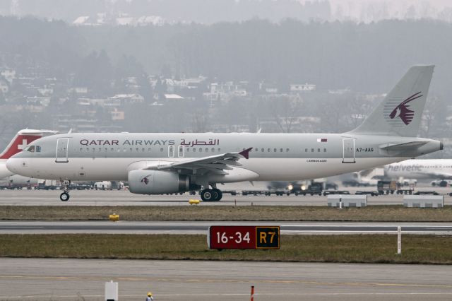 Airbus A320 (A7-AAG)