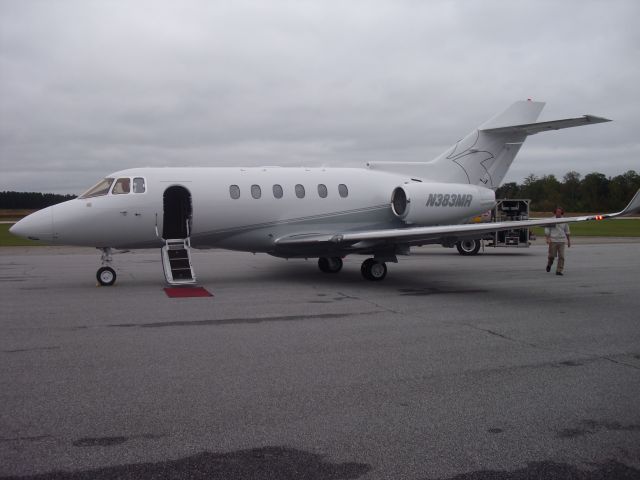 Hawker 800 (N383MR) - On the ramp at CCO