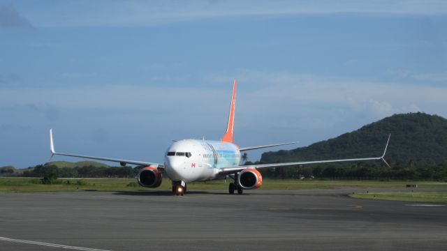 Boeing 737-800 (C-GOWG)