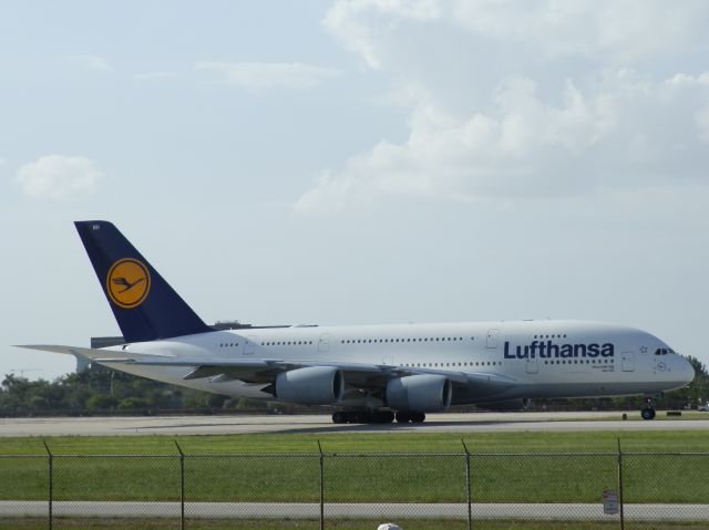 Airbus A380-800 (D-AIMH)