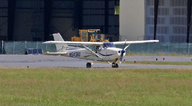 Cessna Skyhawk (N54360)