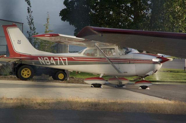 Cessna Skyhawk (N84717) - Skyhawk on the ramp in front of the worldwide warbirds hangar in Heber