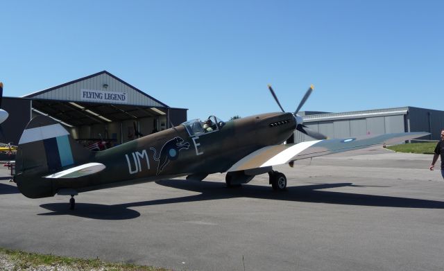 SUPERMARINE Spitfire (F-AZJS)