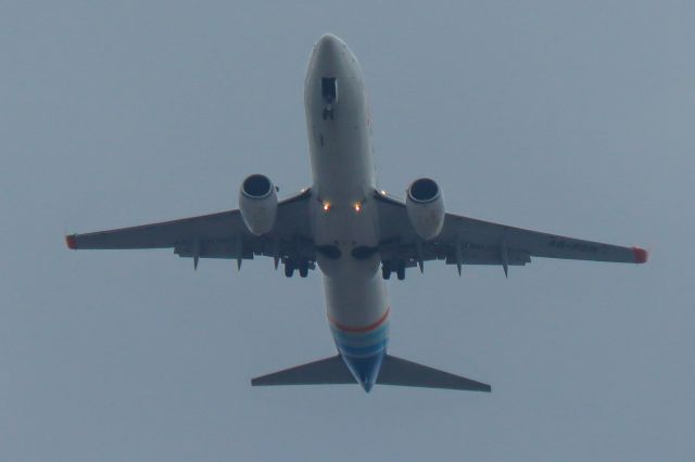 Boeing 737-800 (A6-FER)