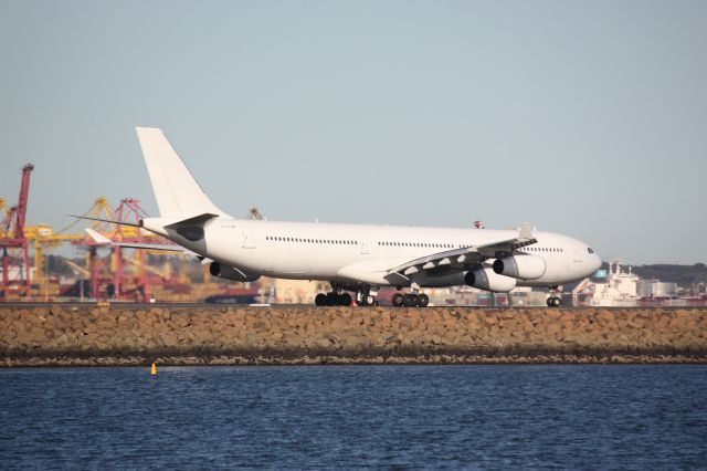 Airbus A340-300 (CS-TQM)