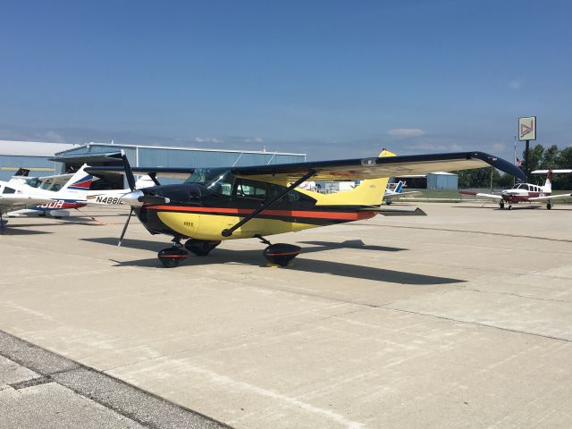 Cessna Skylane (N4444W) - THE MOST gorgeous early model 182's I've ever seen. Ran outside to snap these mid-day. 