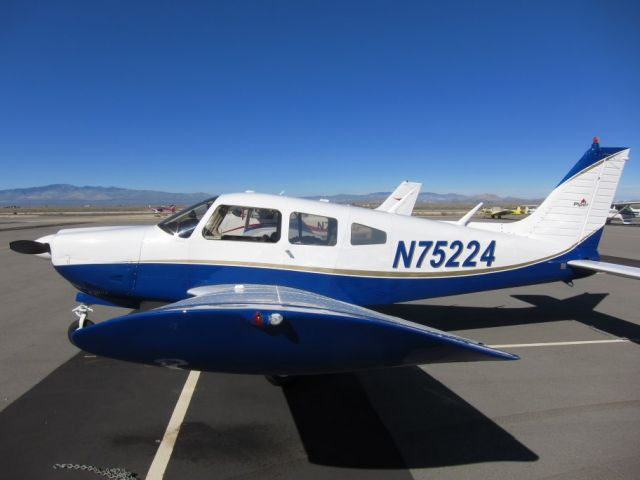 Piper Cherokee Arrow (N75224)