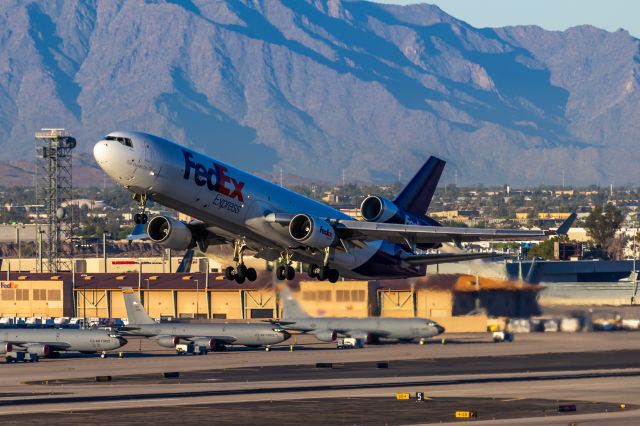 Boeing MD-11 (N606FE) - FedEx MD11 taking off from PHX on 9/18/22. Taken with a Canon 850D and Canon EF 70-200mm f/2.8L IS II USM.