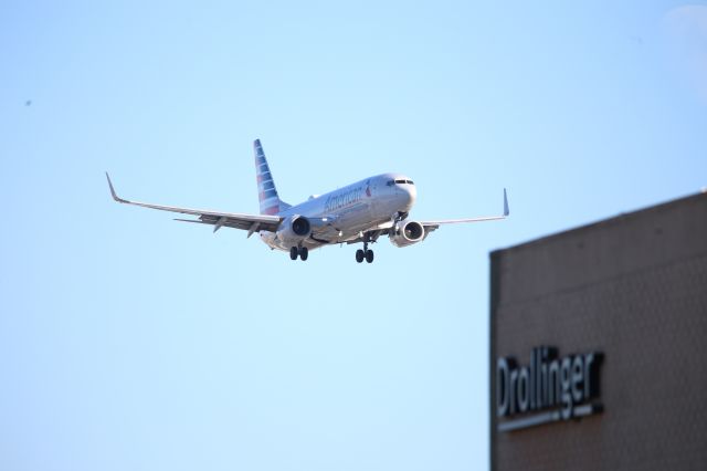 Boeing 737-800 (N939AN)