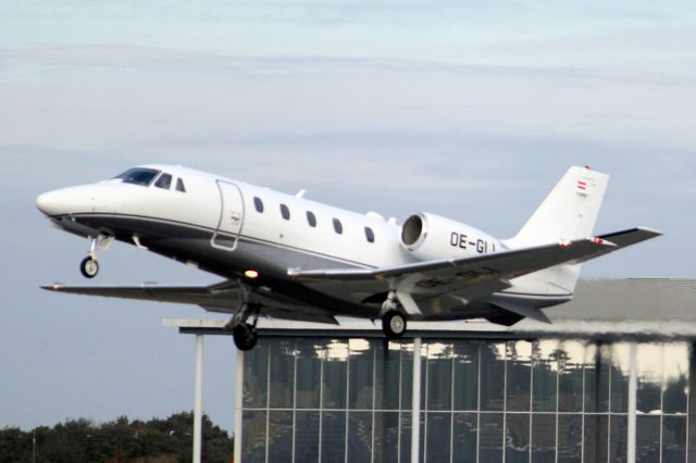 Cessna Citation Excel/XLS (OE-GLI) - Avcon Jet Citation XLS+ airborne off rwy 24 on 8-Nov-21 heading for EIDW as AOJ56L.