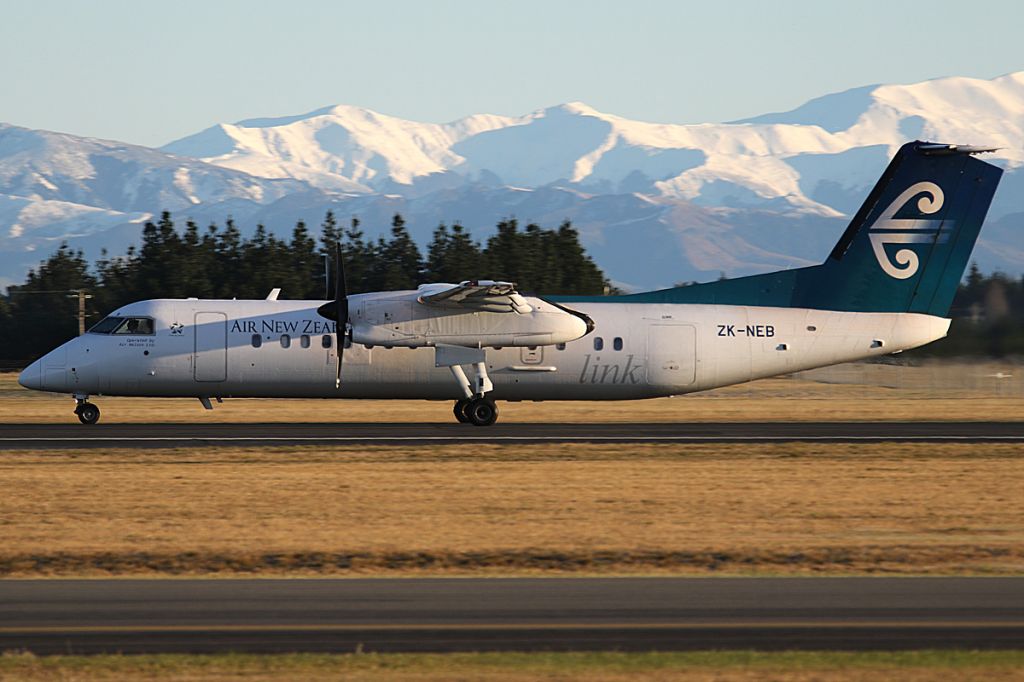 de Havilland Dash 8-300 (ZK-NEB)