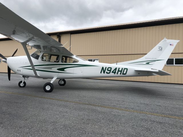 Cessna Skylane (N94HD)