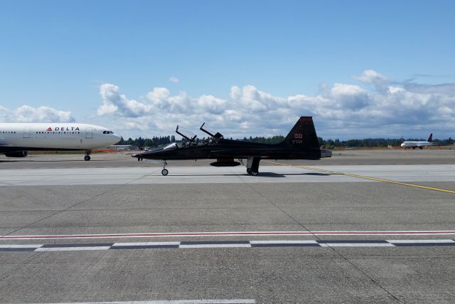 Northrop T-38 Talon — - T-38 TALON ARRIVING AT SEATAC FOR ALASKA AIRLINES AVIATION DAY