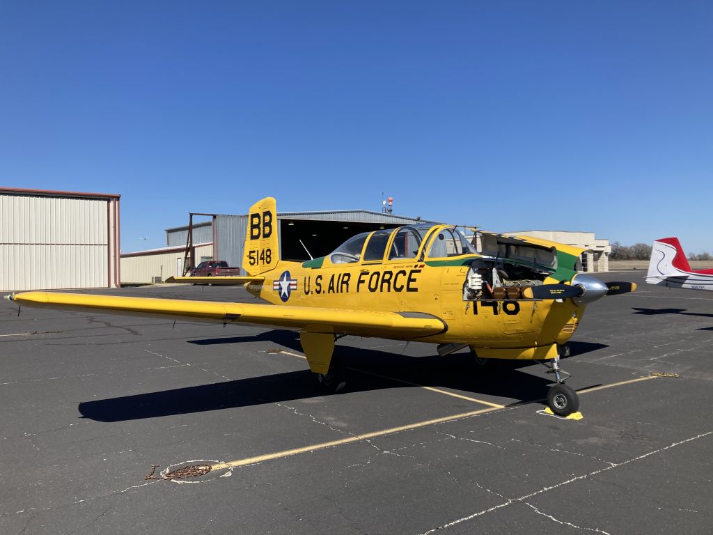 Beechcraft Mentor (N12253) - Cooling the engine after getting BBQ