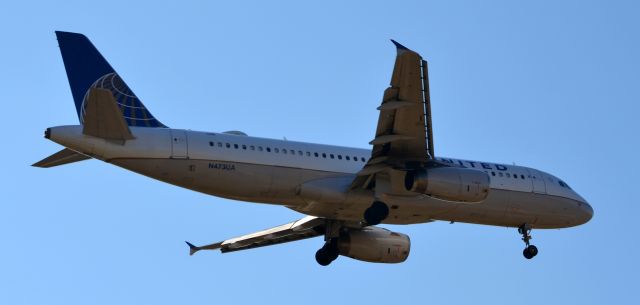 Airbus A320 (N473UA)