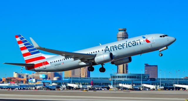 Boeing 737-800 (N989AN) - N989AN American Airlines 2009 Boeing 737-823 - cn 33205 / ln 2915 - Las Vegas - McCarran International Airport (LAS / KLAS)br /USA - Nevada November 7, 2015br /Photo: Tomás Del Coro