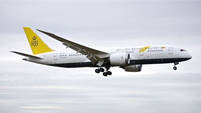 Boeing 787-8 (V8-DLC) - BOE447 on final to Rwy 16R to complete a flight test on 2/27/14. (LN:156 cn 34789).