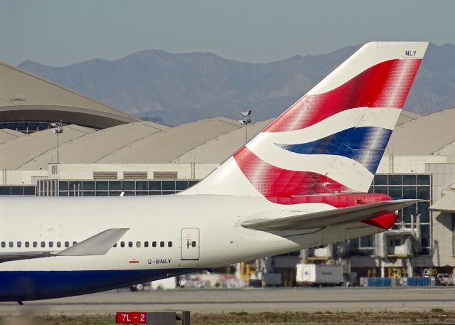 Boeing 747-400 (G-BNLY)