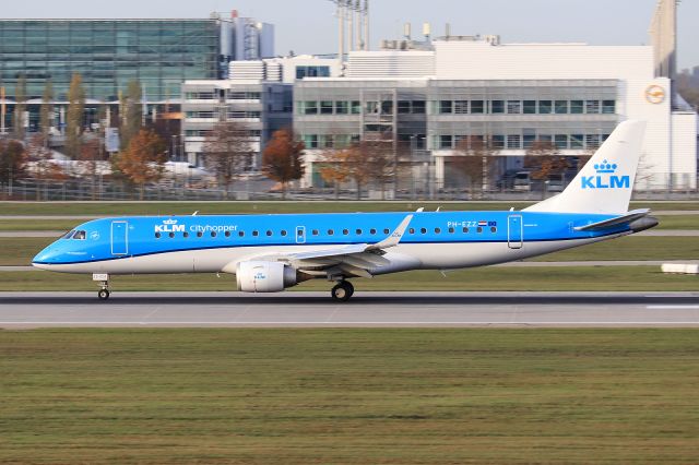 Embraer ERJ-190 (PH-EZZ)