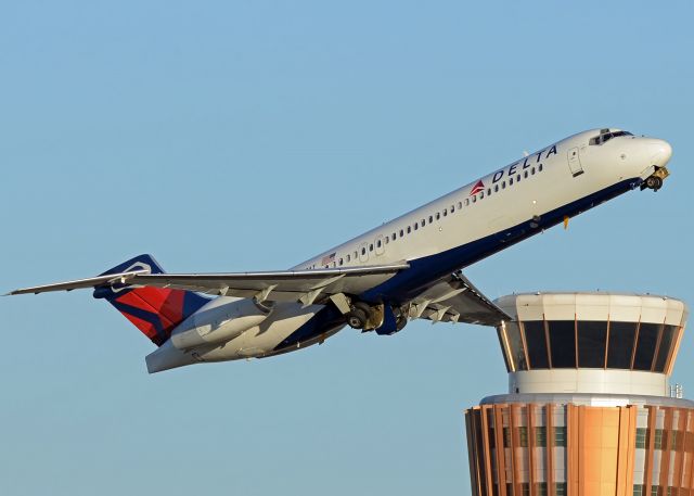 Boeing 717-200 (N927AT)
