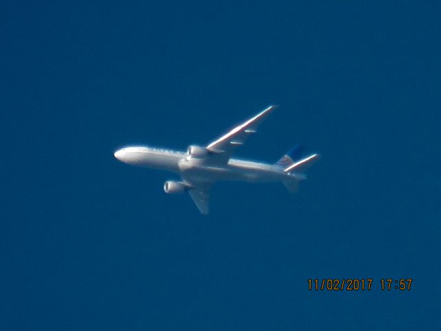 Boeing 777-200 (N769UA)