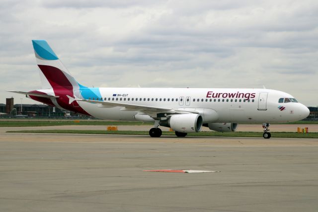 Airbus A320 (9H-EUT) - Taxiing to Stand 220 on 15-Mar-23 operating flight EWG9464 from EDDL.