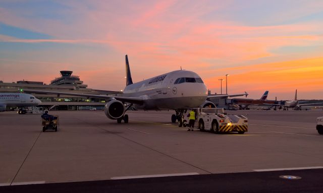 Airbus A320 (D-AIZB)