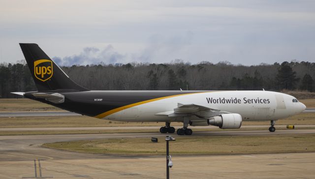 Airbus A300F4-600 (N130UP)